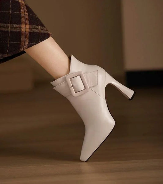 Mariana - Botines tacón hebilla