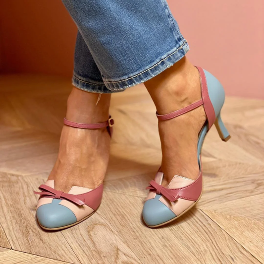 Tacones vintage con tira ajustable y estructura ortopédica