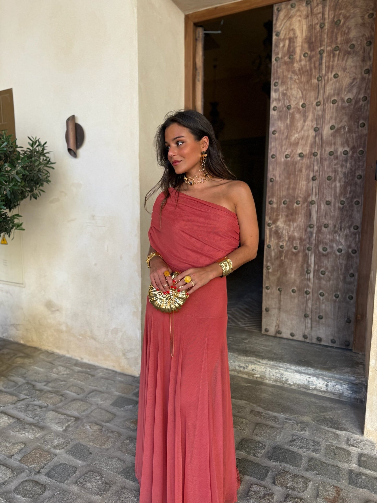 Aura | Escote Bardot y Cintura Definida