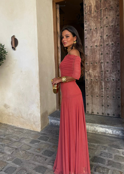 Aura | Escote Bardot y Cintura Definida