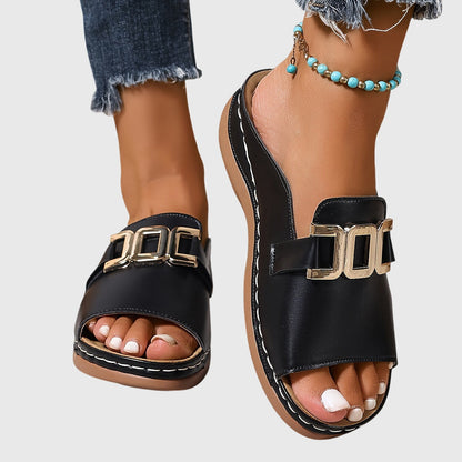 Camila - Sandalias elegantes con hebilla dorada